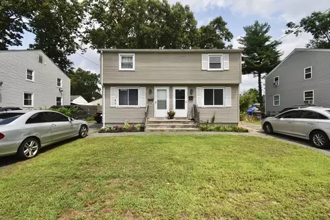 57-66 E Bay Path Ter, Springfield, MA 01109