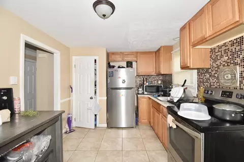 Kitchen - 57-66 E Bay Path Ter, Springfield, MA 01109 photo 1 of 6