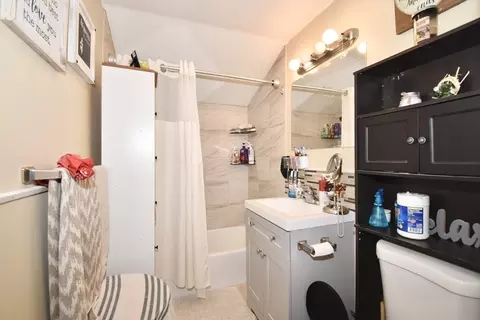 Bath - 57-66 E Bay Path Ter, Springfield, MA 01109 photo 2 of 3
