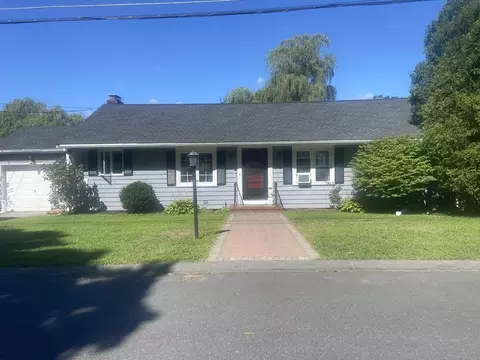 33 Brook St, Wakefield, MA 01880