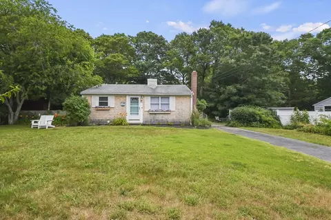 43 Prince Henry Dr, Falmouth, MA 02536