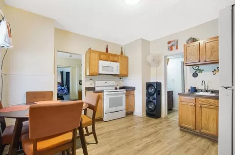 1614 Dwight St, Springfield, MA 01107 photo 4