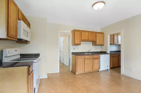 1614 Dwight St, Springfield, MA 01107 photo 9