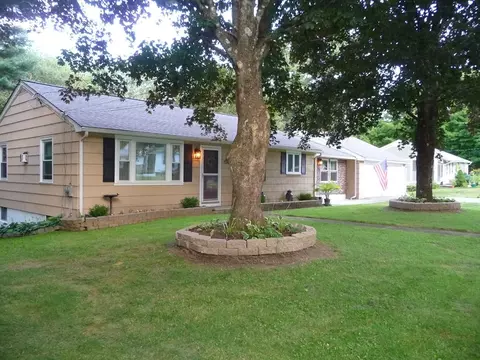 82 Ennis Rd, Oxford, MA 01537