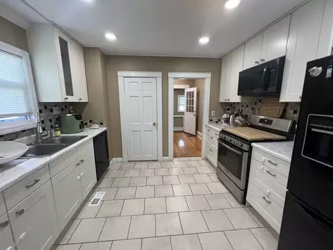 7 Gloucester Rd, Worcester, MA 01607 photo 4