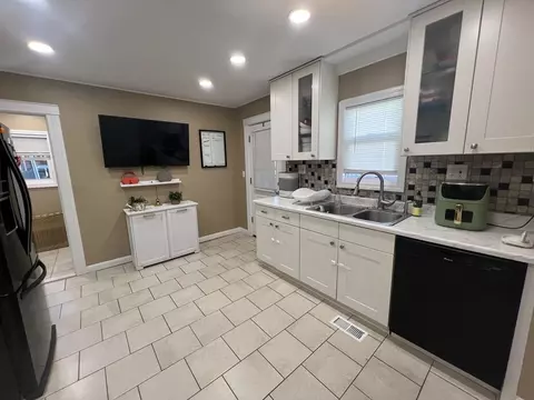 7 Gloucester Rd, Worcester, MA 01607 photo 6