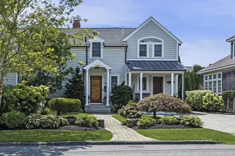 9 Gallison Ave, Marblehead, MA 01945 photo 2
