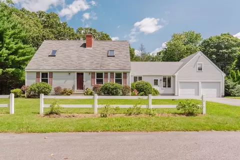 83 Maynard Ave, Seekonk, MA 02771