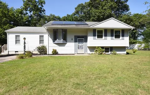 39 Chandler Dr, Marshfield, MA 02050