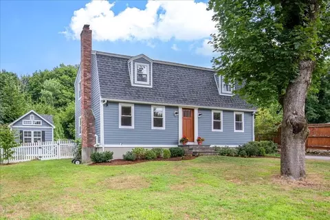 Exterior - 246 Stone St, Walpole, MA 02081 photo 2 of 9