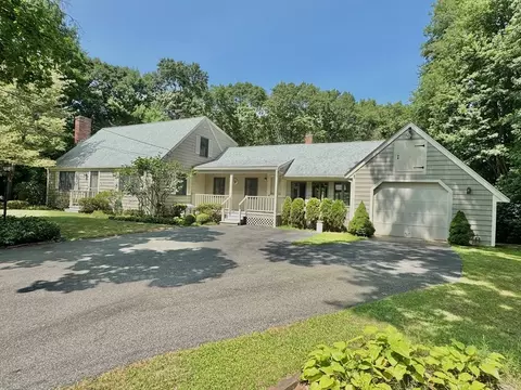 14 Mcclelland Rd, Halifax, MA 02338
