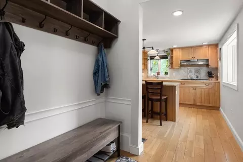 38 Elm St, Georgetown, MA 01833 photo 4