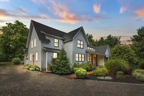 54 Hay St, Newbury, MA 01951