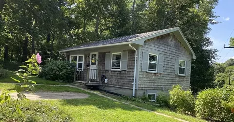 7 Boutemain Ave, Plymouth, MA 02360