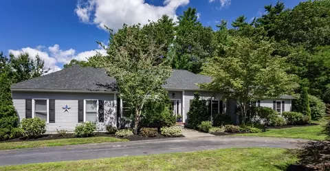 124 Wolf Pond Rd, Kingston, MA 02364