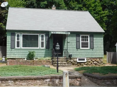 25 Courtland St, Worcester, MA 01602