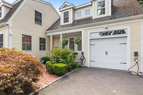 7 Fairview St, Hingham, MA 02043 photo 2