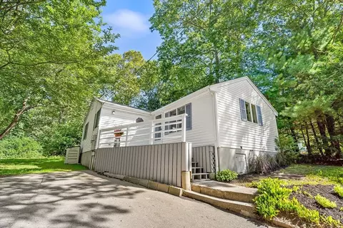 63 Briggs Ave, Plymouth, MA 02360