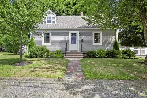 17 Kendal Dr, Woburn, MA 01801