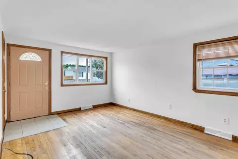 Living - 33 Lemay St, Chicopee, MA 01013 photo 1 of 4