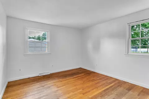 Bedroom - 33 Lemay St, Chicopee, MA 01013 photo 7 of 9