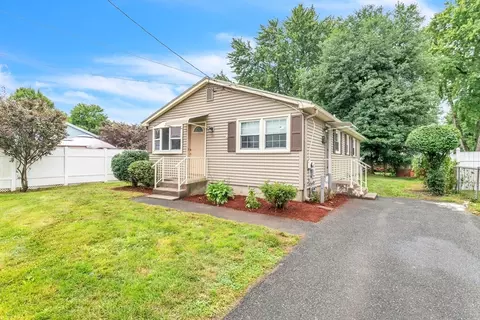 Exterior - 33 Lemay St, Chicopee, MA 01013 photo 2 of 7