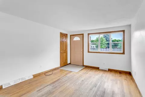 Living - 33 Lemay St, Chicopee, MA 01013 photo 2 of 4