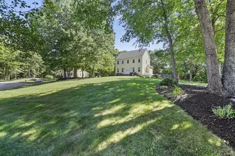 2 Arrowhead Ln, Raynham, MA 02767 photo 33