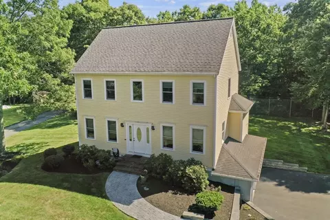 2 Arrowhead Ln, Raynham, MA 02767