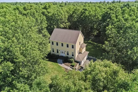 2 Arrowhead Ln, Raynham, MA 02767 photo 6