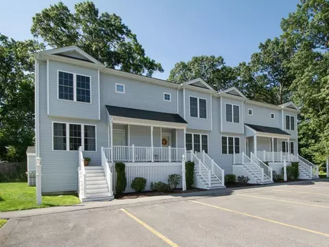 1 Paradise Ln #H2, Whitman, MA 02382