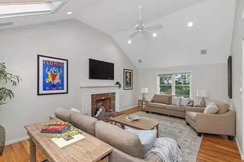 Living - 71 Richdale Rd, Needham, MA 02494 photo 3 of 4