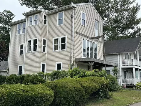 15 9th St, Wareham, MA 02571