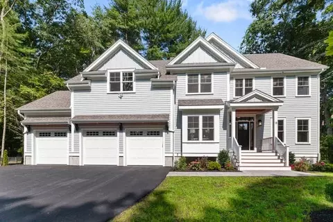 18 Jeffrey Cir, Bedford, MA 01730