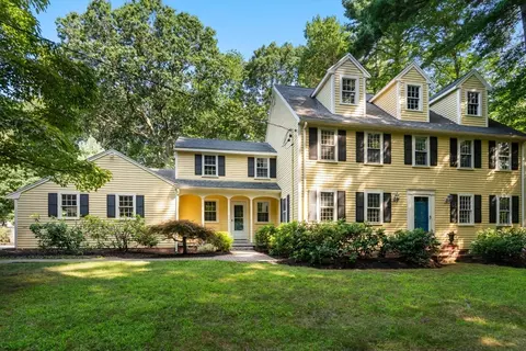170 Clapboardtree St, Westwood, MA 02090
