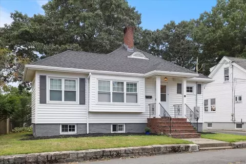 40 Riverview St, Dedham, MA 02026