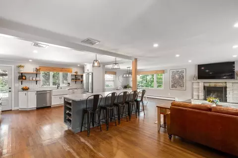 3 Community Rd, Marblehead, MA 01945 photo 4