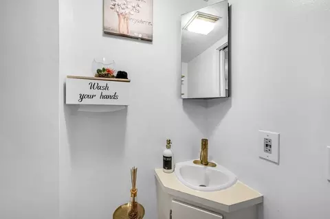 1480 Pendleton Ave #1480, Chicopee, MA 01022 photo 8