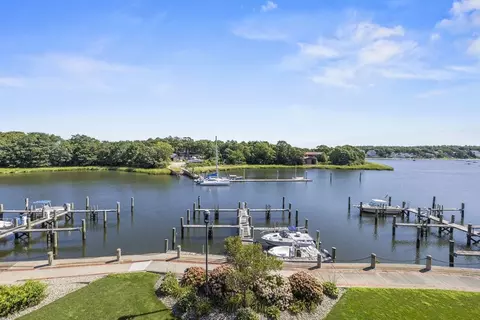 45 Main St #216, Wareham, MA 02571