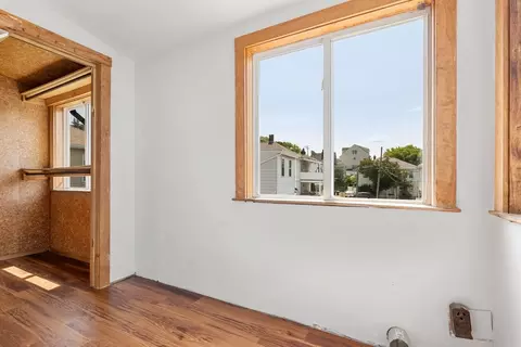 100 Clarence St, Everett, MA 02149 photo 15