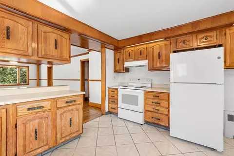 100 Clarence St, Everett, MA 02149 photo 9