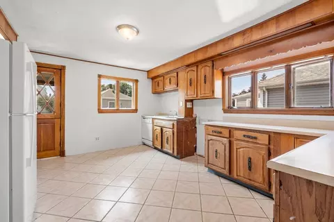 100 Clarence St, Everett, MA 02149 photo 8