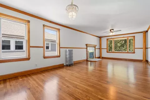 100 Clarence St, Everett, MA 02149 photo 4