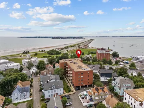 12 Chancery Ct #PH10, Lynn, MA 01902