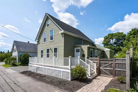 9 Crescent Rd, Weymouth, MA 02191