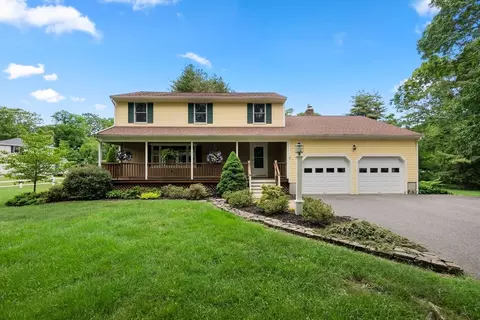 22 Woodmere Dr, Sudbury, MA 01776