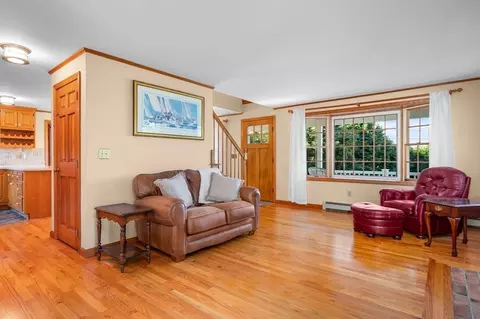 Living - 15 Peter Rd, Dennis, MA 02638 photo 2 of 3