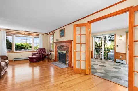 Living - 15 Peter Rd, Dennis, MA 02638 photo 3 of 3