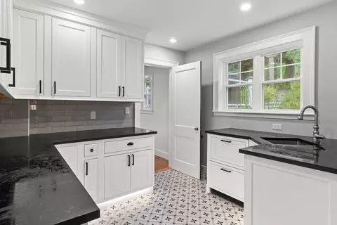 35 Beach Rd, Gloucester, MA 01930 photo 13