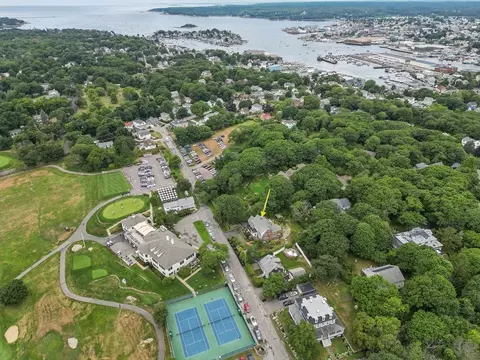 35 Beach Rd, Gloucester, MA 01930 photo 3